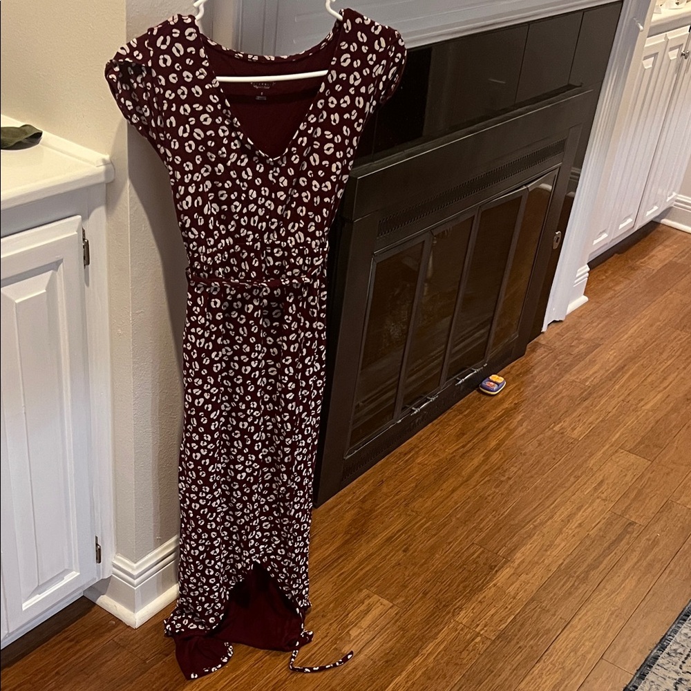 Elegant Maroon Leopard Print Dress